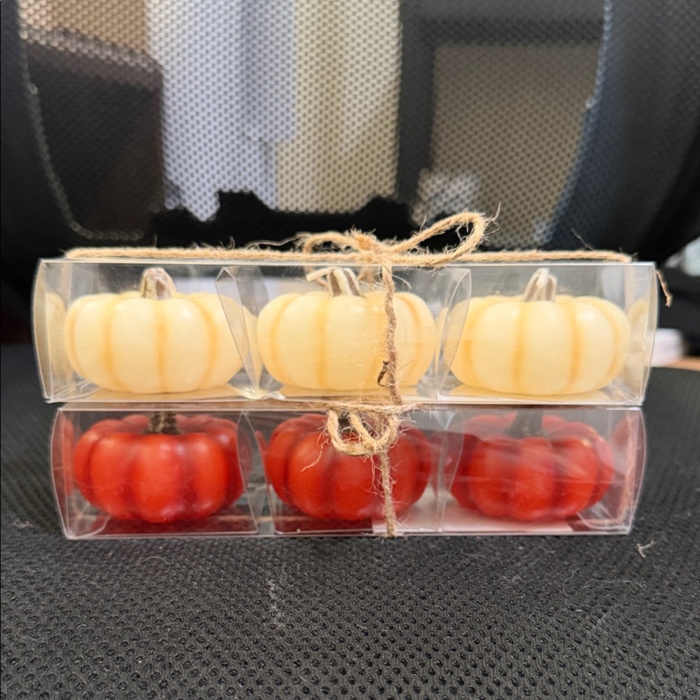 Pumpkin shaped candle bundle